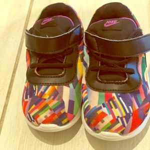 Toddler Nike tennis shoes